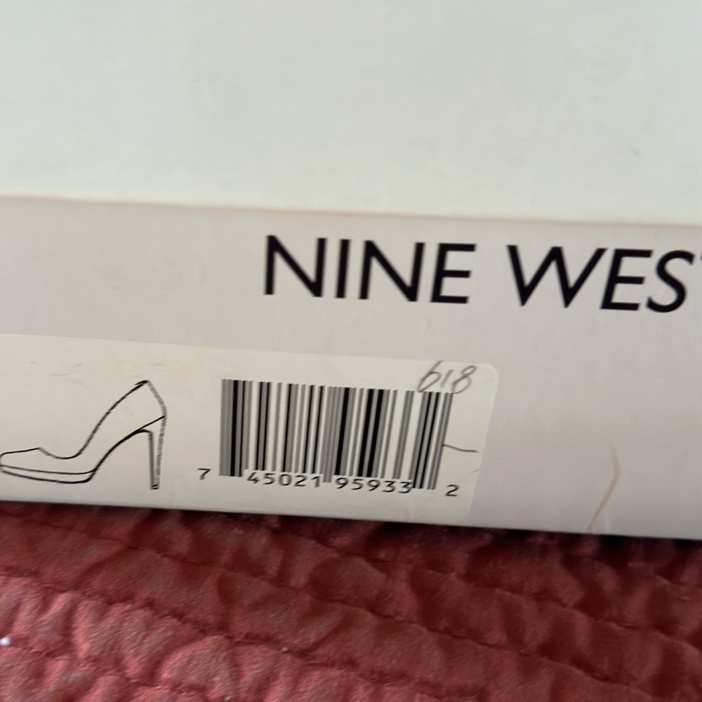 New Nine West bone color pumps